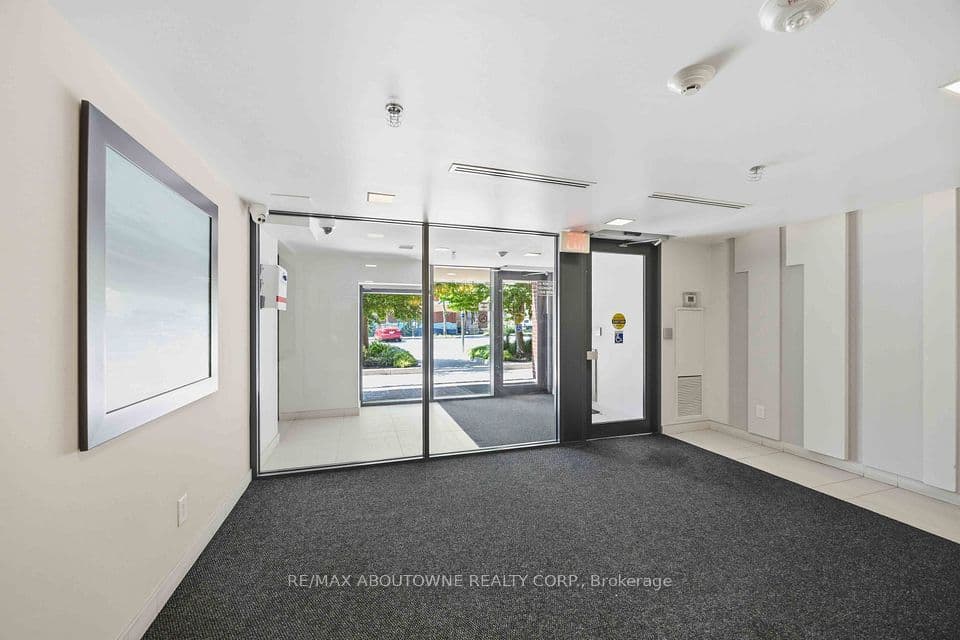 11 Superior Avenue 904, Toronto, ON M8V 0A7 – photo 3