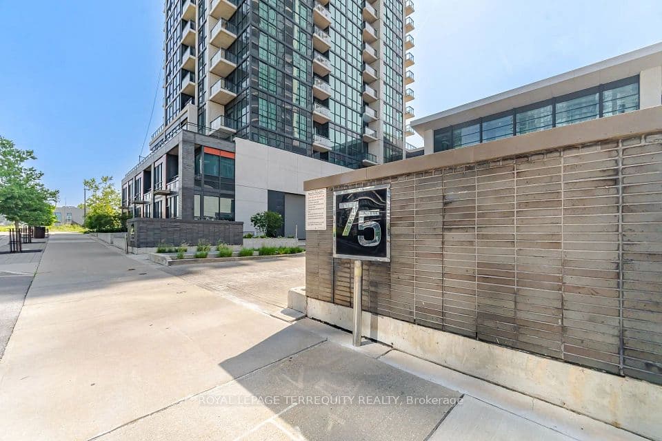 75 Eglinton Avenue W 703, Mississauga, ON L5R 0E5 – photo 2