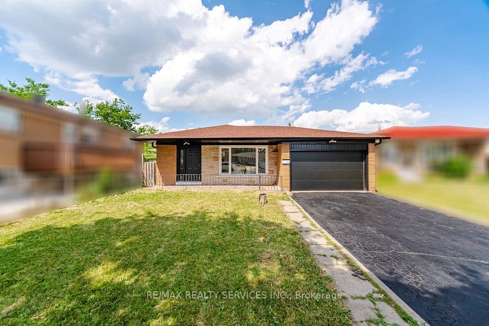 7493 Netherwood Road, Mississauga, ON L4T 2N7 – photo 2