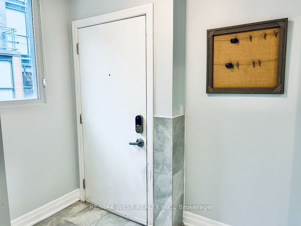 5 Sousa Mendes Street 102, Toronto, ON M6P 0A8 – photo 2