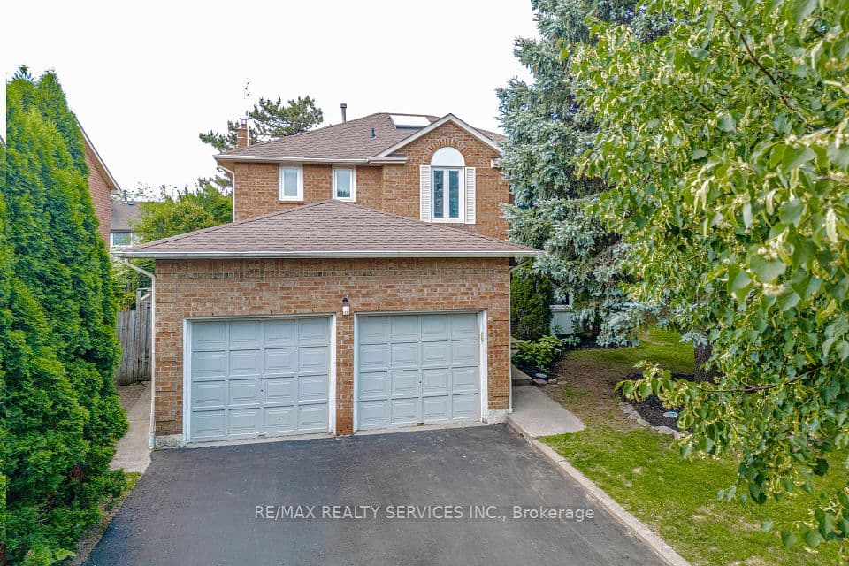 50 Barr Crescent, Brampton, ON L6Z 3E4 – main photo