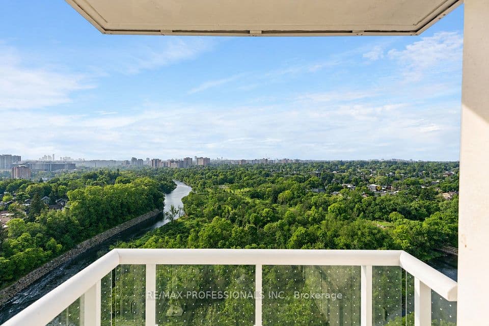 10 Wilby Crescent 1603, Toronto, ON M9N 0B6 – main photo