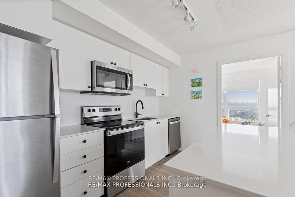 10 Wilby Crescent 1603, Toronto, ON M9N 0B6 – photo 2