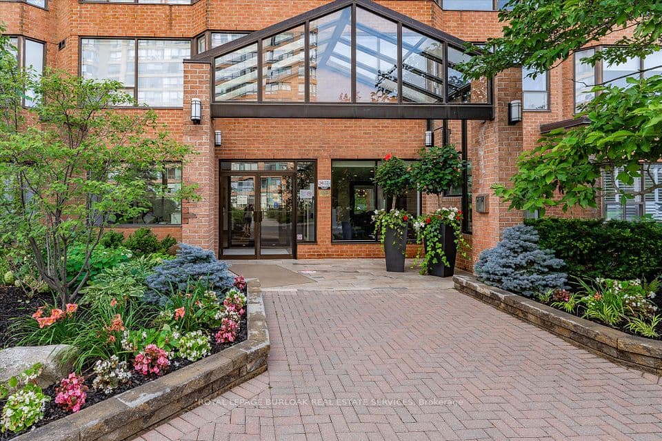 1276 Maple Crossing Boulevard 110, Burlington, ON L7S 2J9 – photo 2