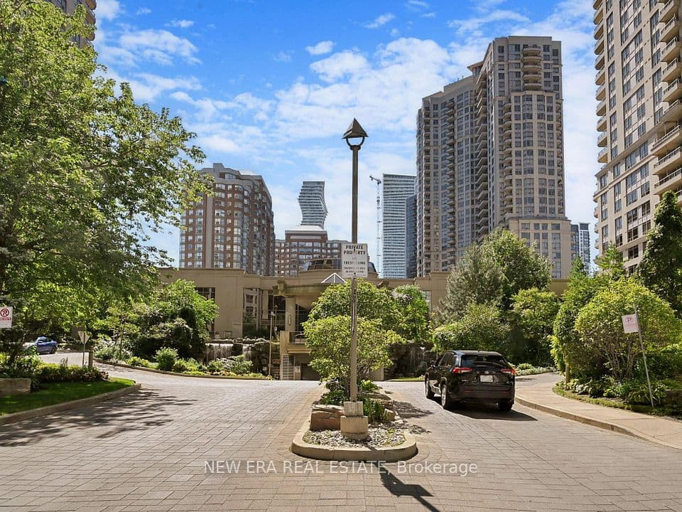 3888 Duke Of York Boulevard 923, Mississauga, ON L5B 4P5 – photo 3