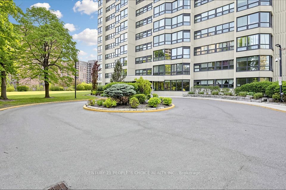 8 Lisa Street 2207, Brampton, ON L6T 4S6 – photo 3