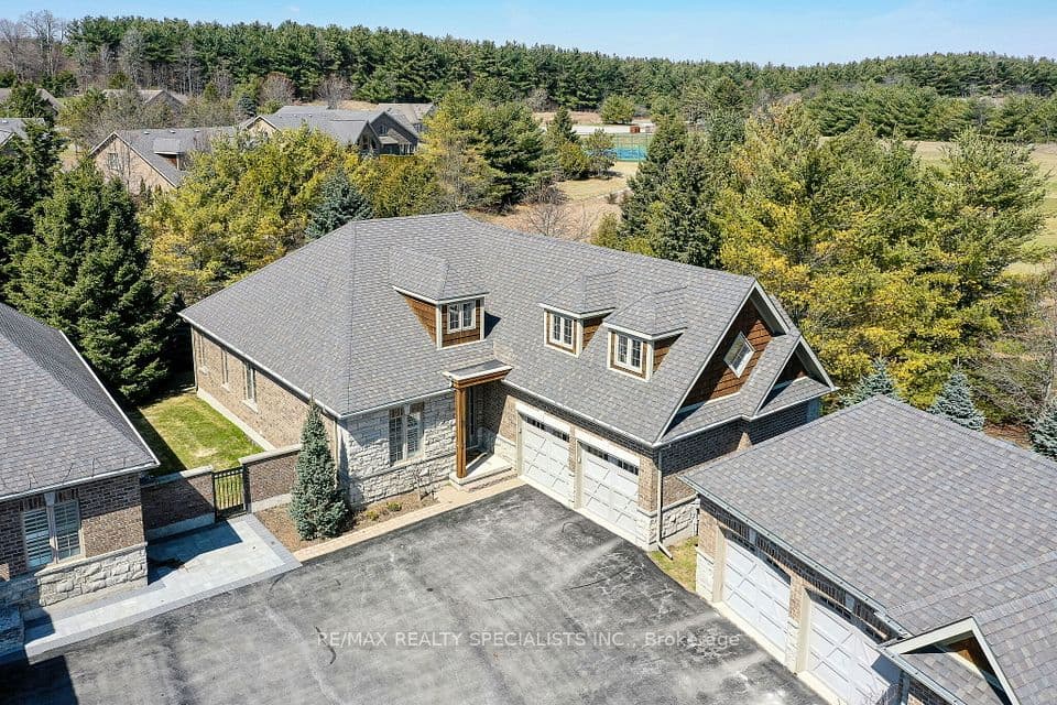3 Reddington Drive 2, Caledon, ON L7E 4C4 – main photo