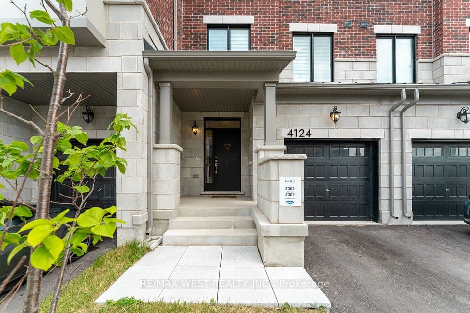 4124 Raybria Way, Mississauga, ON L5M 2S8 – photo 3