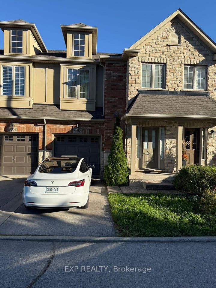 5066 Mercer Common, Burlington, ON L7L 0A4 – main photo