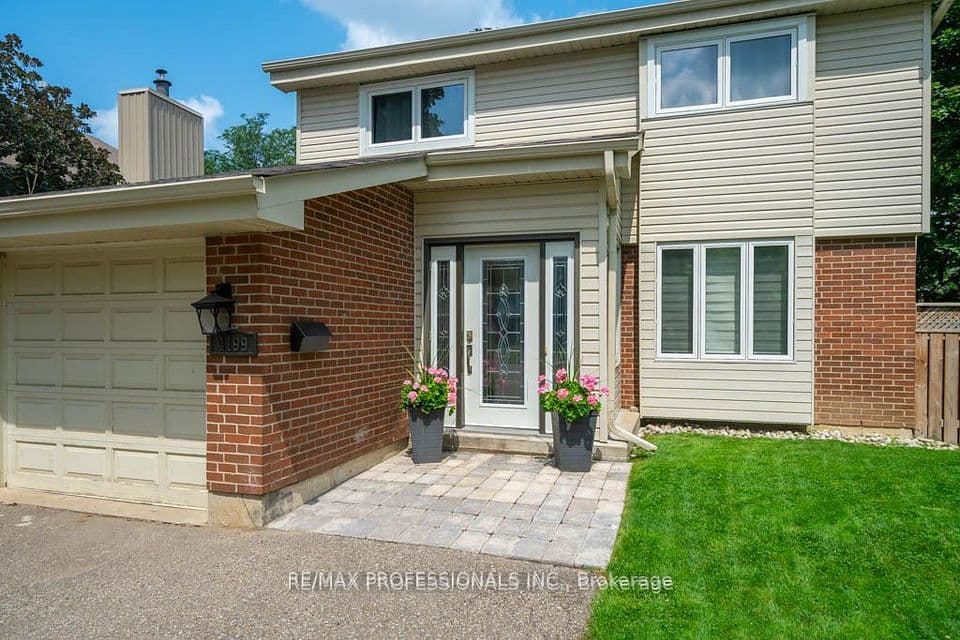 4199 Gayling Gardens, Mississauga, ON L5L 1Z8 – photo 2