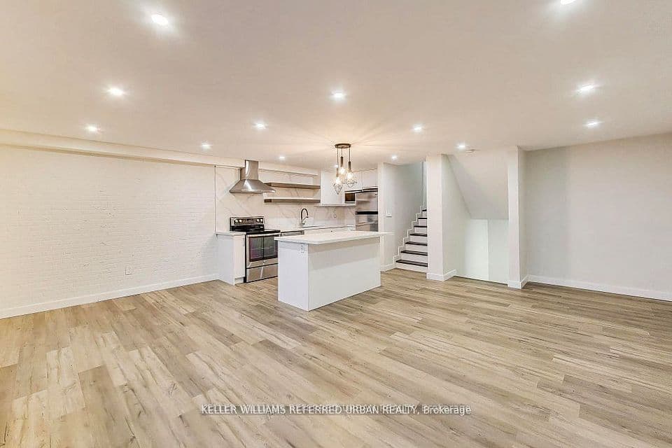 11 Wincott Drive 1215, Toronto, ON M9R 2R9 – photo 2