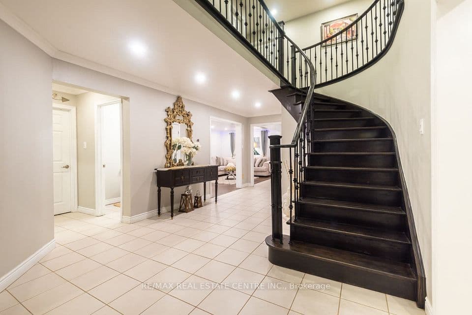 3683 East Park Court, Mississauga, ON L5L 4V6 – photo 3