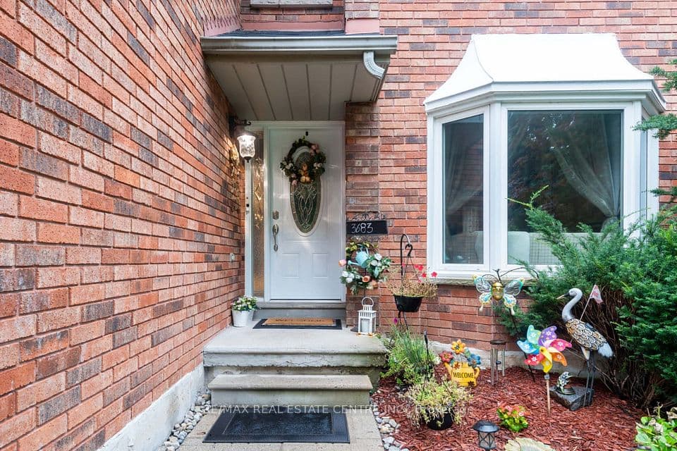 3683 East Park Court, Mississauga, ON L5L 4V6 – photo 2