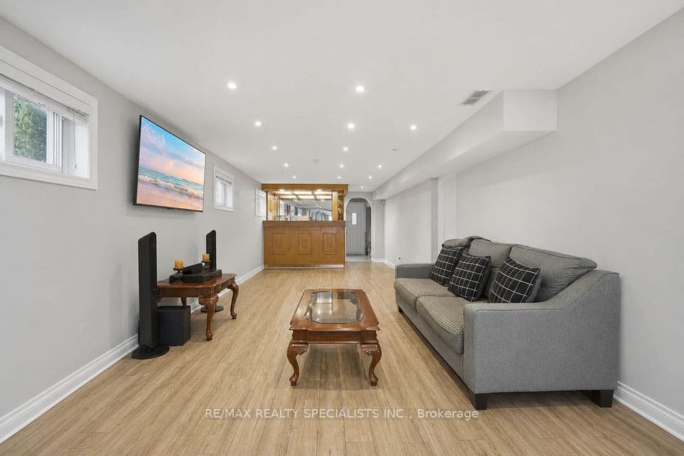 2571 Trident Avenue, Mississauga, ON L5B 2L3 – photo 3