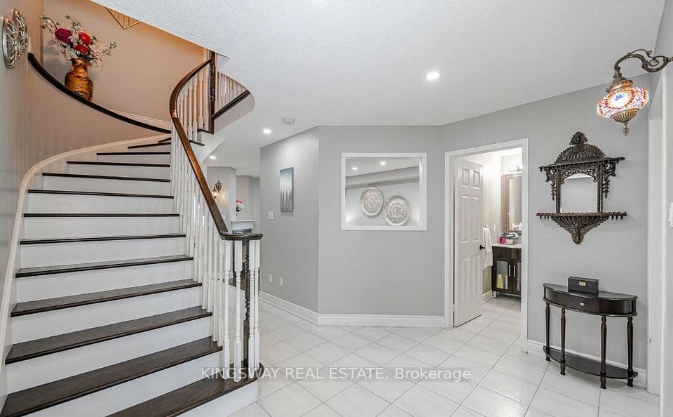 5103 Silverwater Mill Crescent, Mississauga, ON L5V 2B2 – photo 3