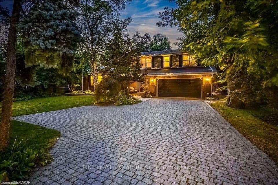 3021 Lakeshore Road, Burlington, ON L7N 1A2 – main photo