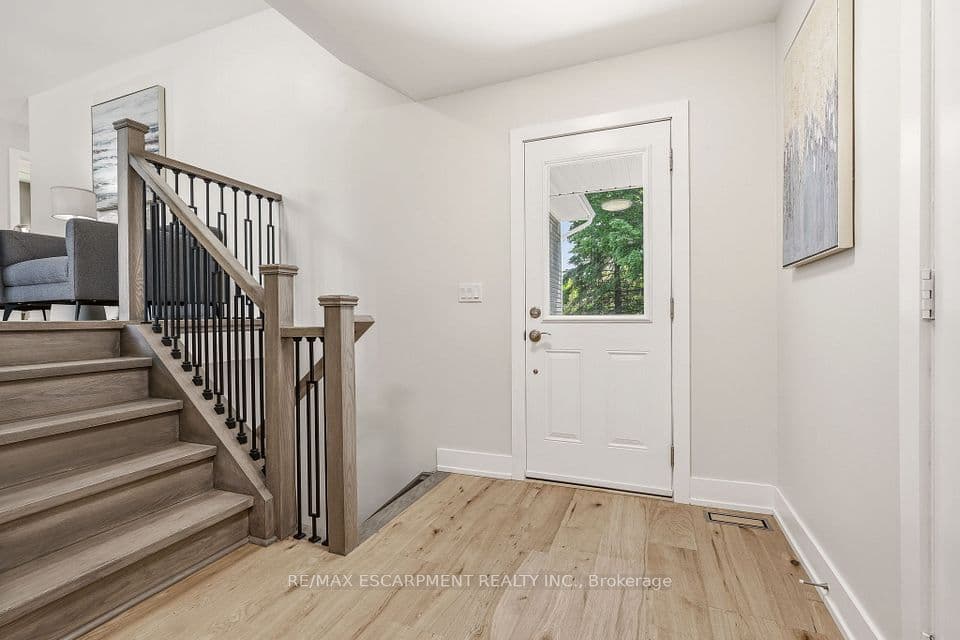 2234 Kilbride Street, Burlington, ON L7P 0J4 – photo 3