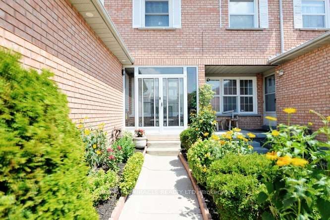7 Cutters Crescent, Brampton, ON L6Y 4J9 – photo 3