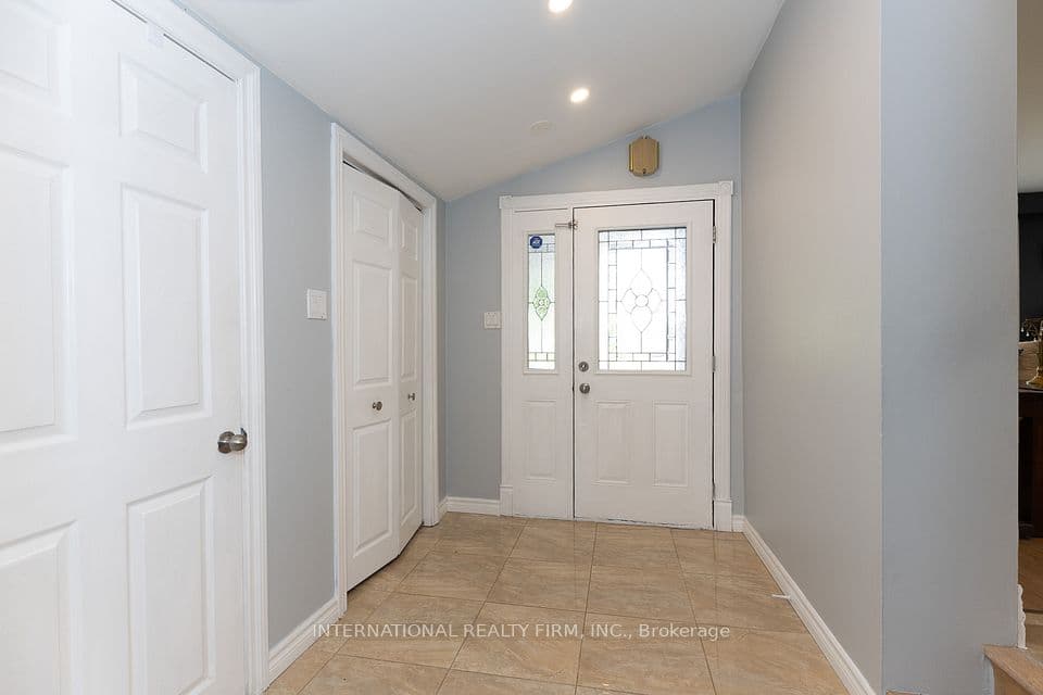 2528 Truscott Drive, Mississauga, ON L5J 2B5 – photo 2