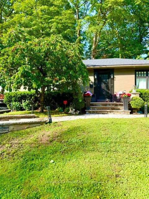 89 Holyrood Avenue, Oakville, ON L6K 2V4 – photo 2