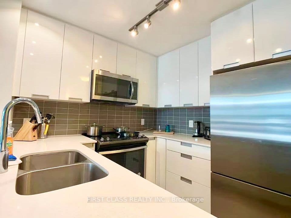 5033 Four Springs Avenue 117, Mississauga, ON L5R 0G6 – photo 2