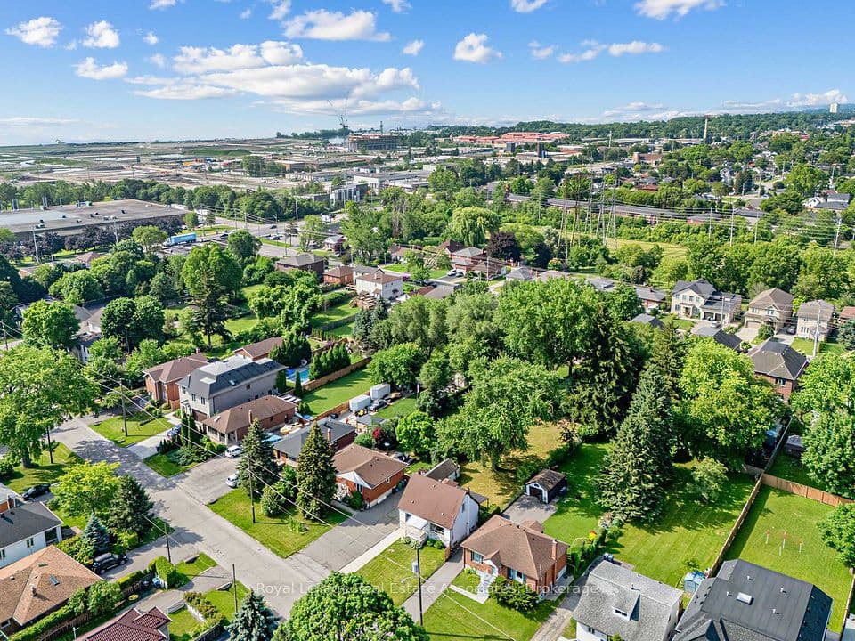 1072 Orchard Road, Mississauga, ON L5E 2N9 – photo 3