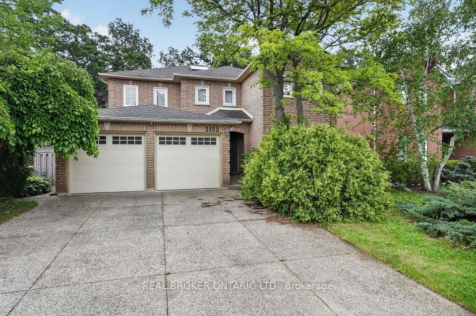 2152 Grand Ravine Drive, Oakville, ON L6H 6B3 – photo 2