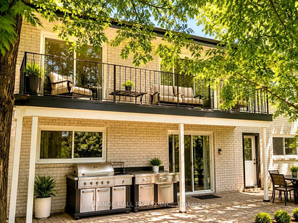210 Lloyd Manor Road, Toronto, ON M9B 5K6 – photo 2