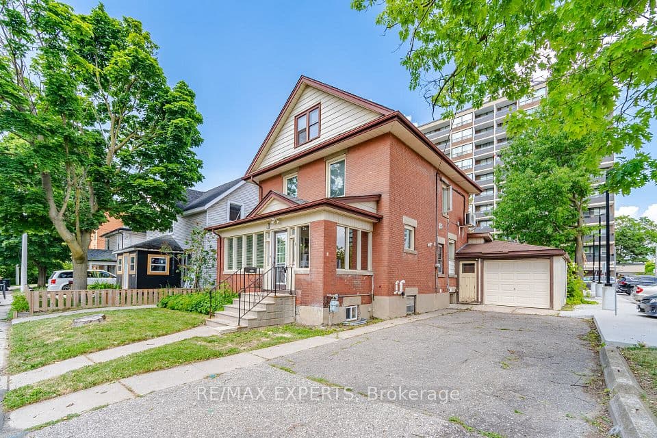 3 Maple Avenue, Brampton, ON L6V 1R7 – main photo