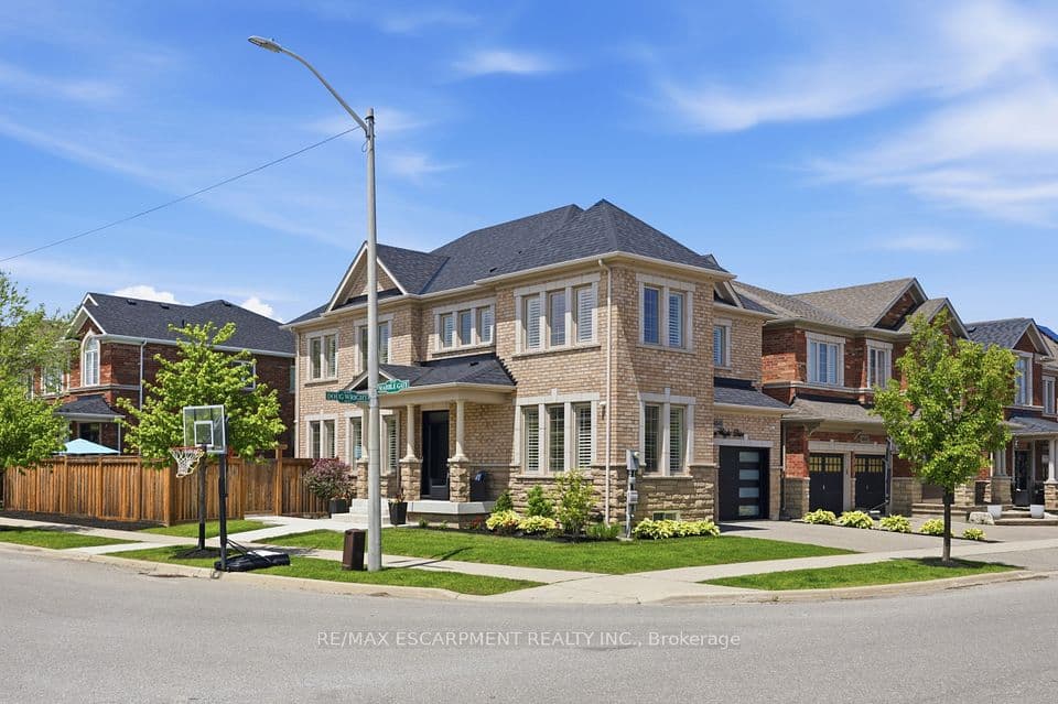 4645 Doug Wright Drive, Burlington, ON L7M 0L3 – photo 3