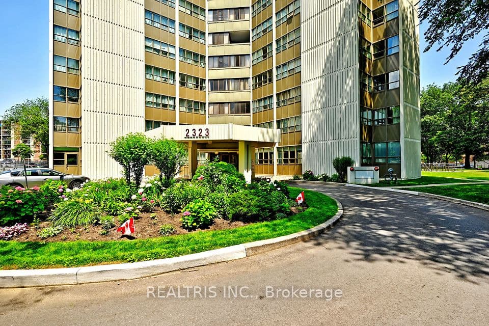 2323 Confederation Parkway 807, Mississauga, ON L5B 1R6 – main photo
