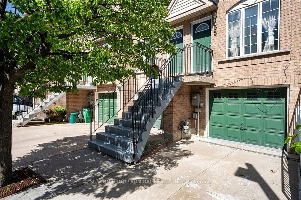 75 Strathaven Drive 35, Mississauga, ON L5R 3W1 – photo 2