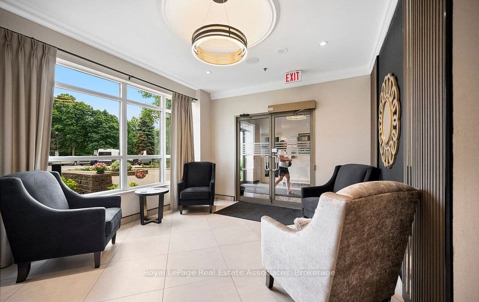 4640 Kimbermount Avenue 402, Mississauga, ON L5M 5W6 – photo 3