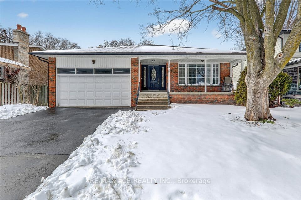 1719 Valentine Gardens, Mississauga, ON L5J 1H4 – photo 2