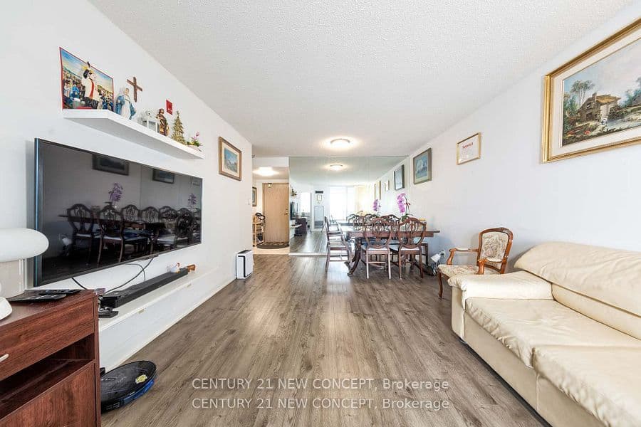 22 Southport Street 932, Toronto, ON M6S 4Y9 – main photo