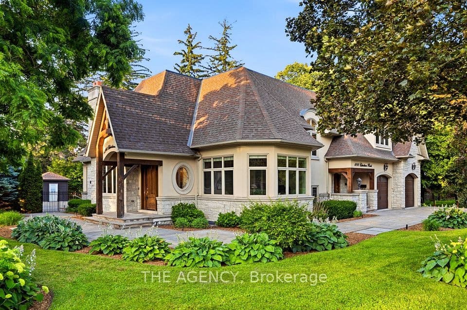 1098 Lakeshore Road W, Oakville, ON L6L 1E9 – main photo