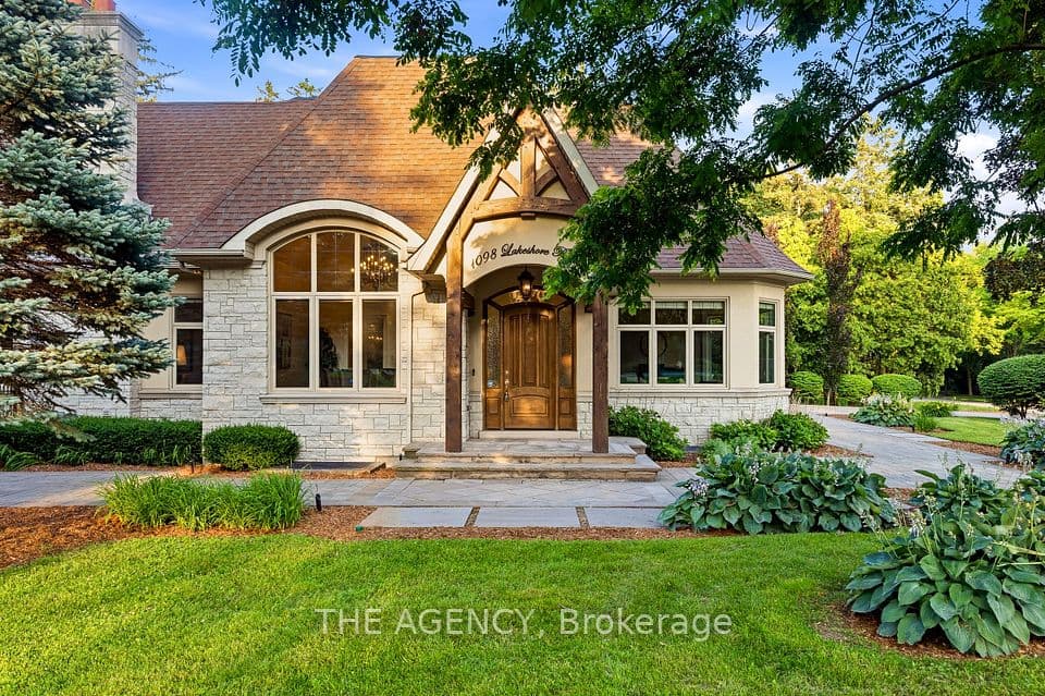 1098 Lakeshore Road W, Oakville, ON L6L 1E9 – photo 2