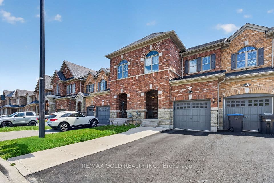 29 Rangemore Road E, Brampton, ON L7A 4V7 – photo 2