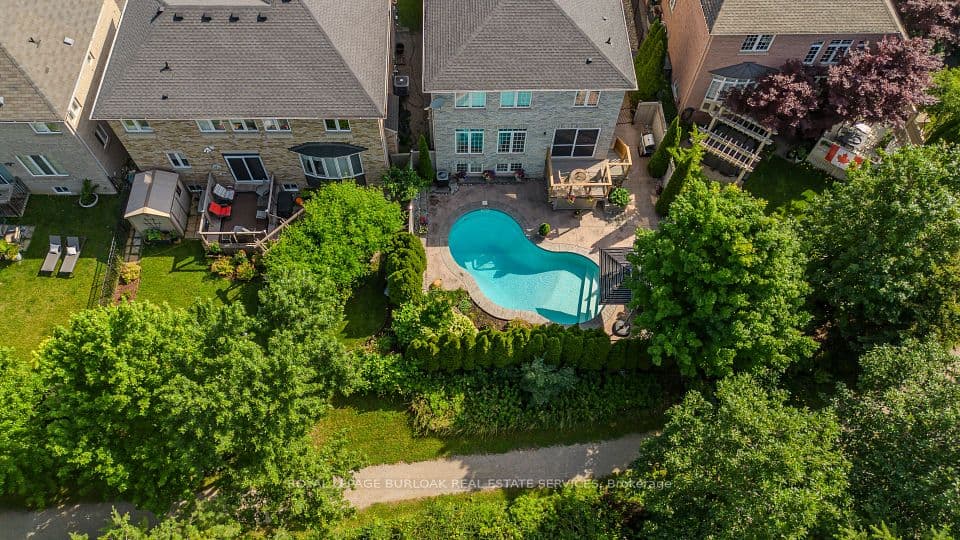 2330 Valleyridge Drive, Oakville, ON L6M 5C7 – photo 3