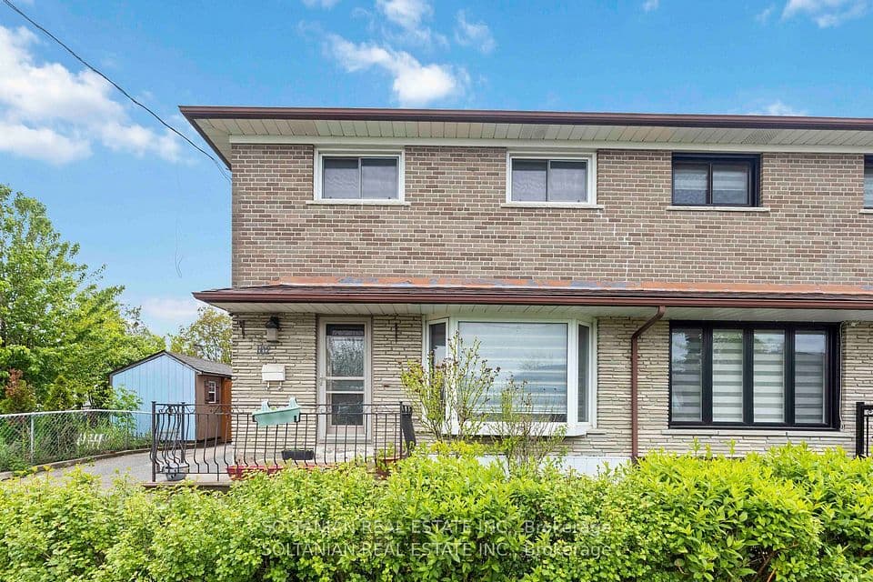102 Elnathan Crescent, Toronto, ON M9L 2G1 – photo 2