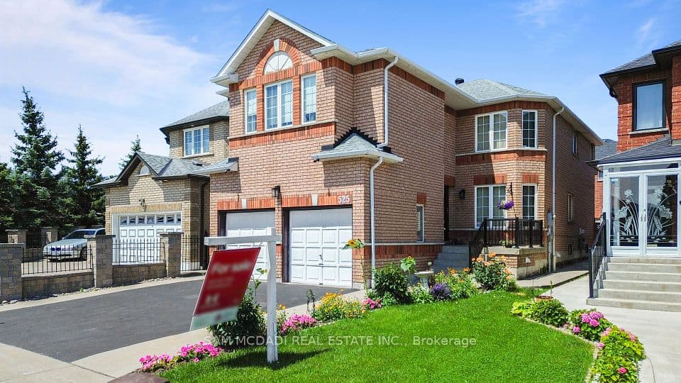 525 Driftcurrent Drive, Mississauga, ON L4Z 3Z2 – main photo