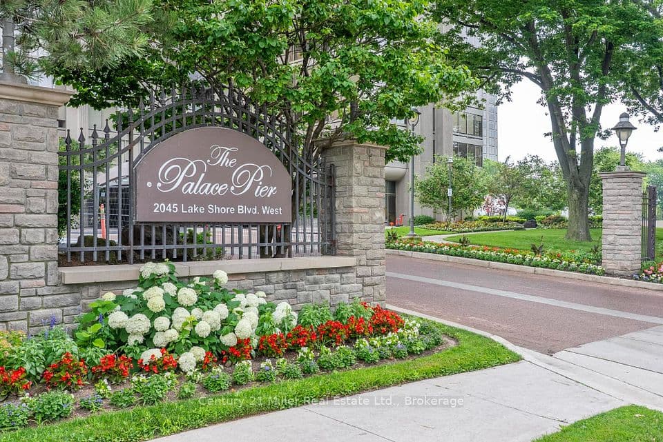 2045 Lake Shore Boulevard W Unit 3606, Toronto, ON M8V 2Z6 – photo 2