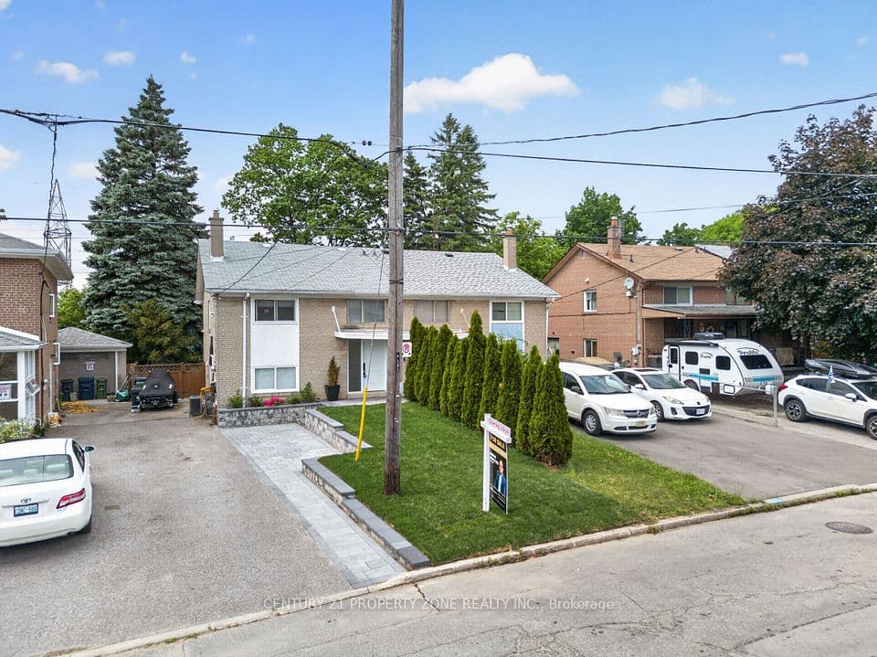 121 Saint Lucie Drive, Toronto, ON M9M 1T4 – photo 3