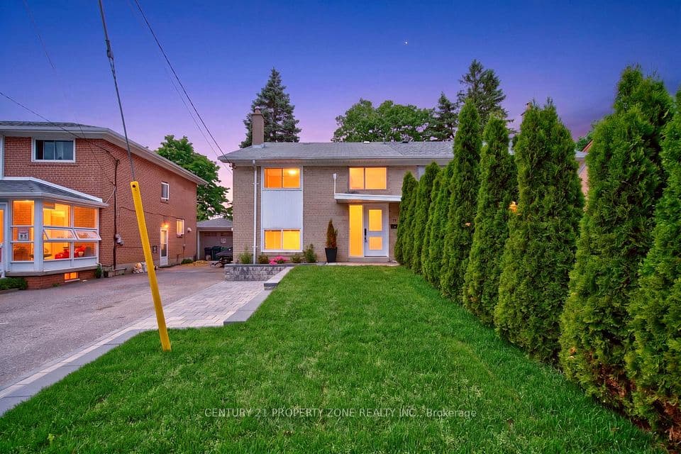 121 Saint Lucie Drive, Toronto, ON M9M 1T4 – photo 2
