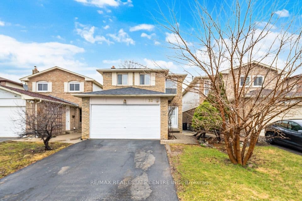 32 Dafoe Crescent, Brampton, ON L6Y 2L2 – main photo