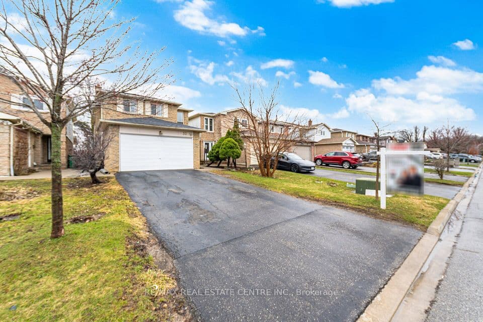 32 Dafoe Crescent, Brampton, ON L6Y 2L2 – photo 3