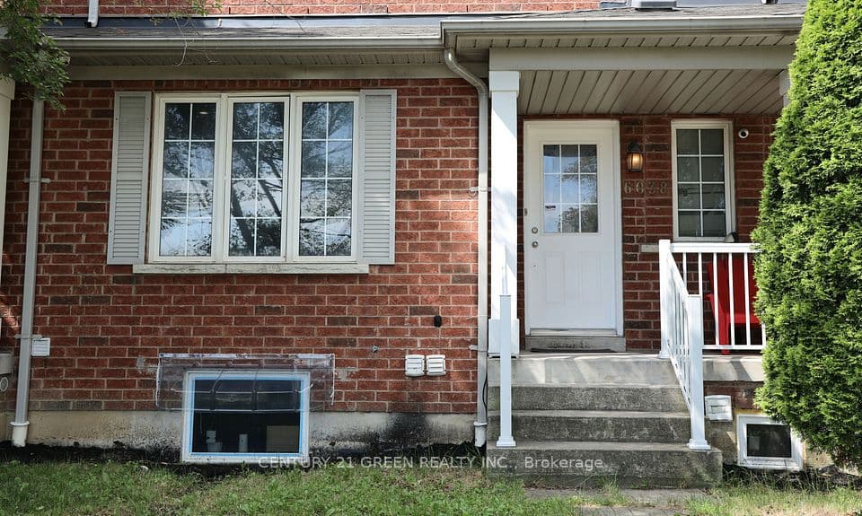 6038 Silken Laumann Way, Mississauga, ON L5V 3A3 – photo 2