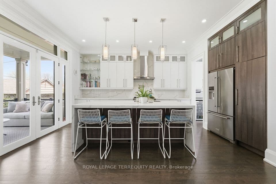 130 Edgecroft Road, Toronto, ON M8Z 2C3 – photo 2