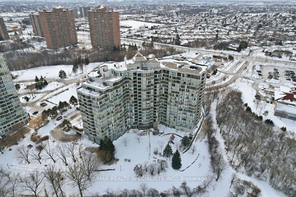 1 Rowntree Road 1707, Toronto, ON M9V 5G7 – photo 3