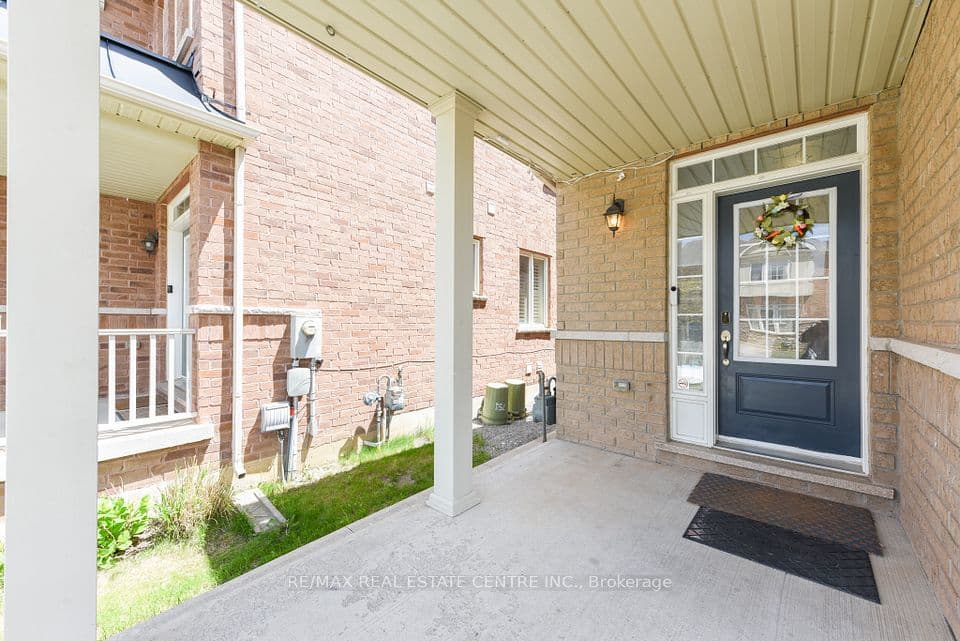 682 Megson Terrace, Milton, ON L9T 8K4 – photo 3